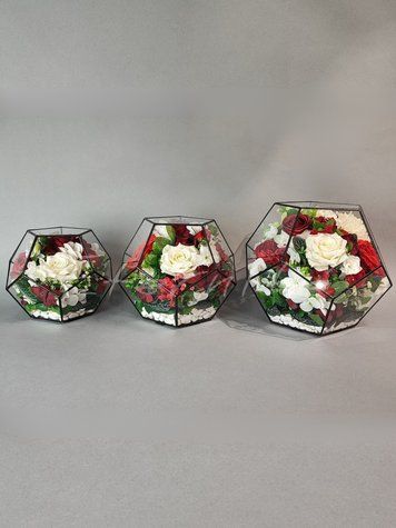 Искусственные цветы скорби, траурные, ритуальные под стеклом &laquo;С любовью в сердце&raquo; мяч 79 фото