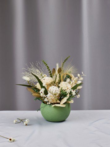 Композиція в колумбарій на цвинтарі, до меморіалу &laquo;Шлях до світла&raquo; у керамічному кашпо 120 фото