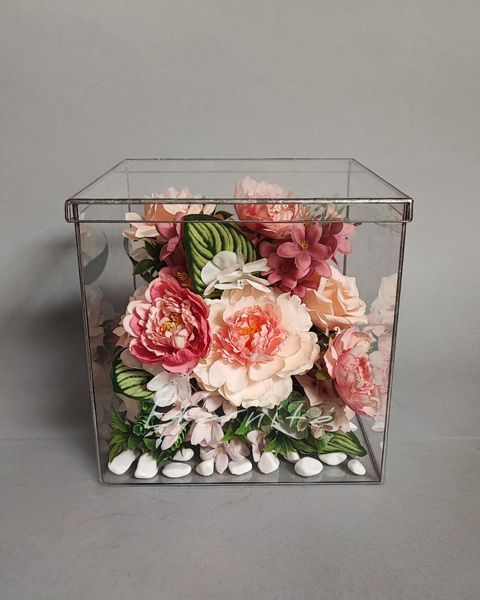 Штучні квіти скорботи, жалобні, ритуальні під склом &laquo;Світла пам'ять&raquo; куб 15 фото