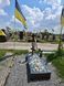 Квіткове оформлення надгробка для цвинтаря зі штучних квітів &laquo;Поляна спогадів&raquo; 266 фото 3